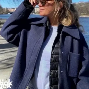 SÖKER - Söker denna blå jacka från NAKD i stl 36😊