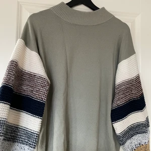 Stickad cool tröja - En jätte ball stickad tröja