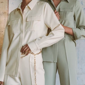 Overshirt / skjorta - Strl 36 , säljer matchande kostymbyxor till