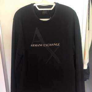 En svart Armani sweatshirt som jag har använt ett par gånger. Men är i bra skick😁 (699kr inklusive frakt)