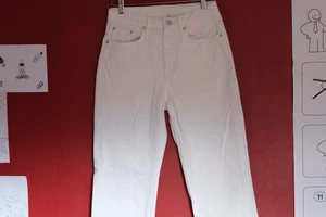 Vita Weekday Jeans - Ett par vita jeans från Weekday i stilen Voyage! Högmidjade och har en rak passform. Är i storlek W27/L30 😁🌸