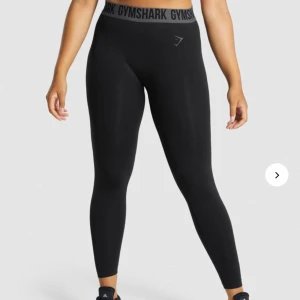 Gymshark tränikgstights storlek S - Aldrig använda! Väldigt väldigt  stretchiga Nypris: 499 kr  Frakt:  66 kr