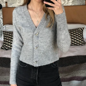 Kofta &other stories - Superfin kofta från & other stories. Nypris ca 900kr. Använd 3 gånger, den är som ny.