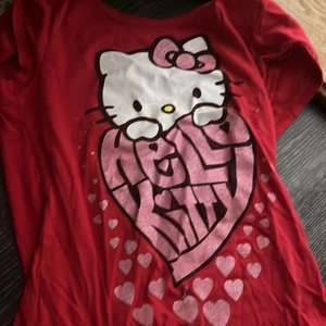 Snygg gullig hello Kitty topp - Skit gullig hellenistiska topp i bea skick pris kan diskuteras 