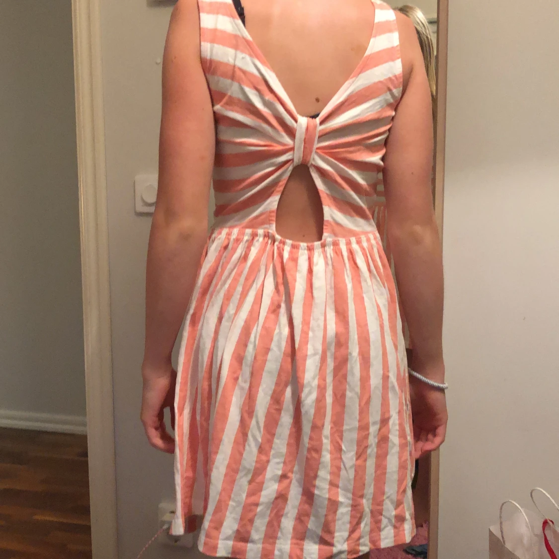 En randig klänning  - 90