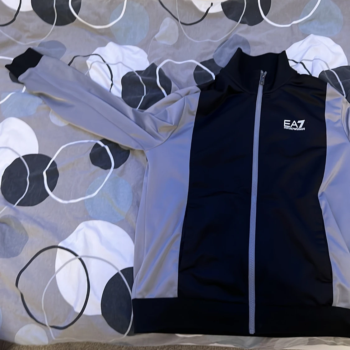 EA7 tröja
