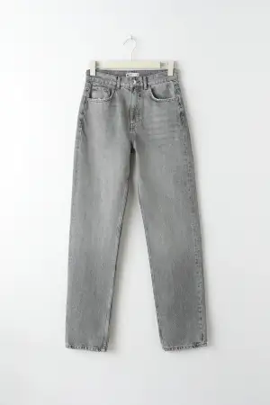 Superfina jeans från Gina som tyvärr har blivit för korta för mig. Väl använda men väldigt fint skick😍Slutsålda på hemsidan! Köparen står för frakten