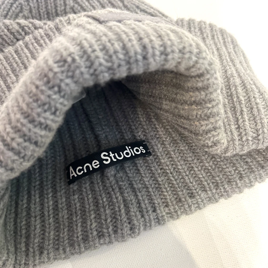 Acne studios mössa - 90