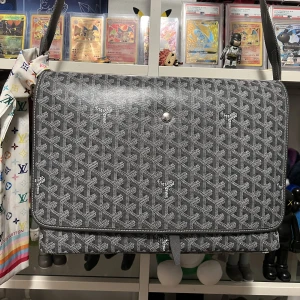 Goyard Capetien Grå - Oanvänd med dustbag. Köpt i Monte Carlo 2022.