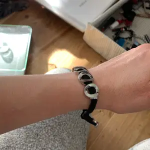 Armband från Lotta design.  Rostfritt stål som är nickelallergi fritt  