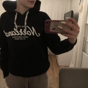 Norrlands Hoddie  - Säljer nu min sparsamt använd Norrlands Hoddie