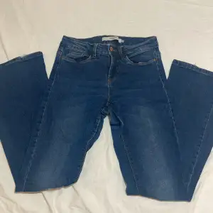 Bootcut jeans från Vero Moda, med stretch. Använda en hel del eftersom de är sköna och sitter väldigt bra 🃏