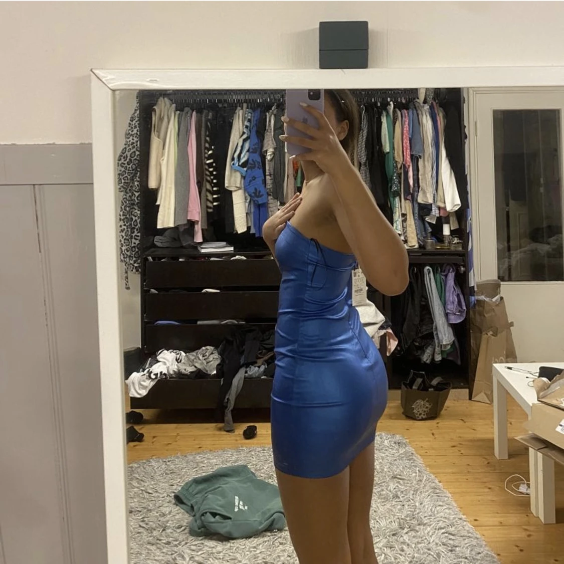 Blå metallic klänning PULL&BEAR  - 91