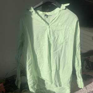 Grön oversize H&M skjorta 