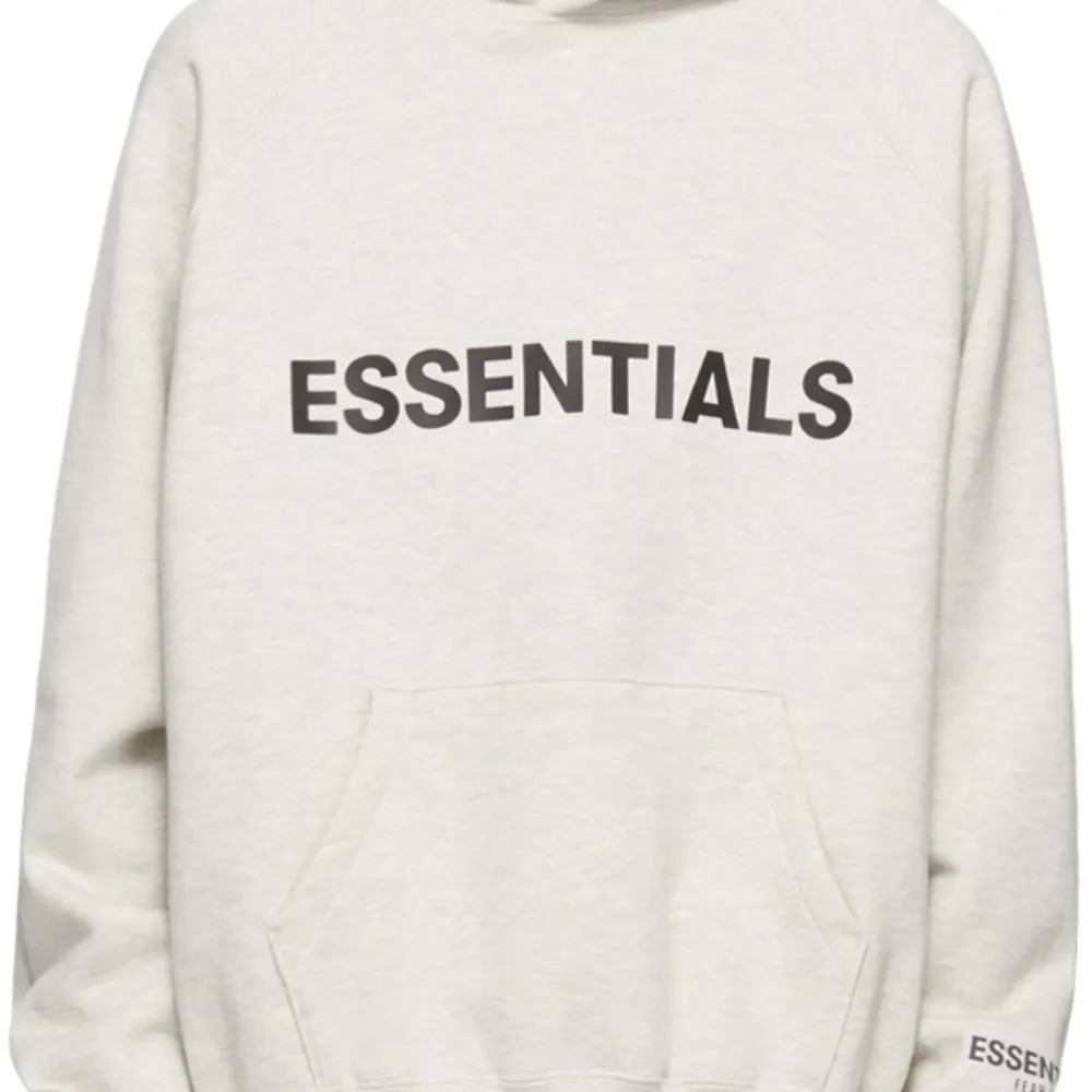 Fog essentials hoodie I nyskick Köpt på haiendo Size M. Hoodies.