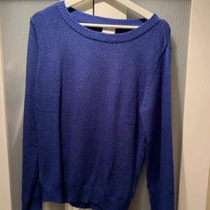 Stickad tröja - Superfin blå stickad tröja från vila, använd fåtal💙 köparen står för frakten