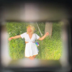 Klänning - Så fin klänning som passar bra till Student/Avslutnnings klänning! Använd ca 3 gånger. Från zara och passar Xs-M🤍 125 kr