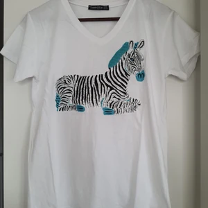 M&L tshirts - New