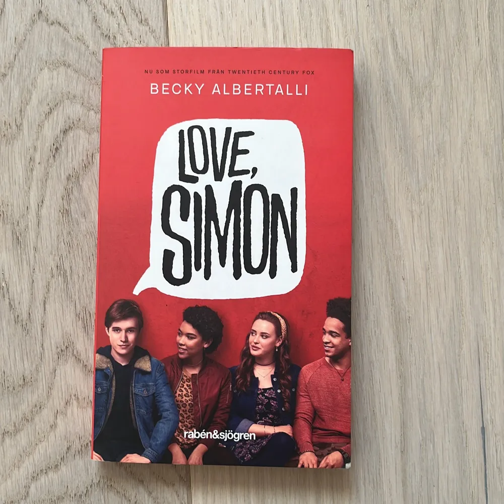 Säljer love Simon på svenska.. Övrigt.