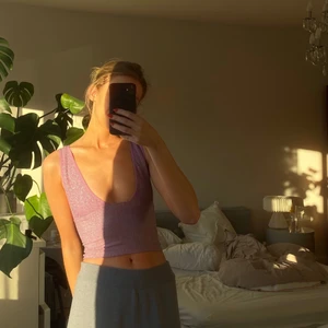 Crop top glittrig - Lila glittrig crop top, storlek S