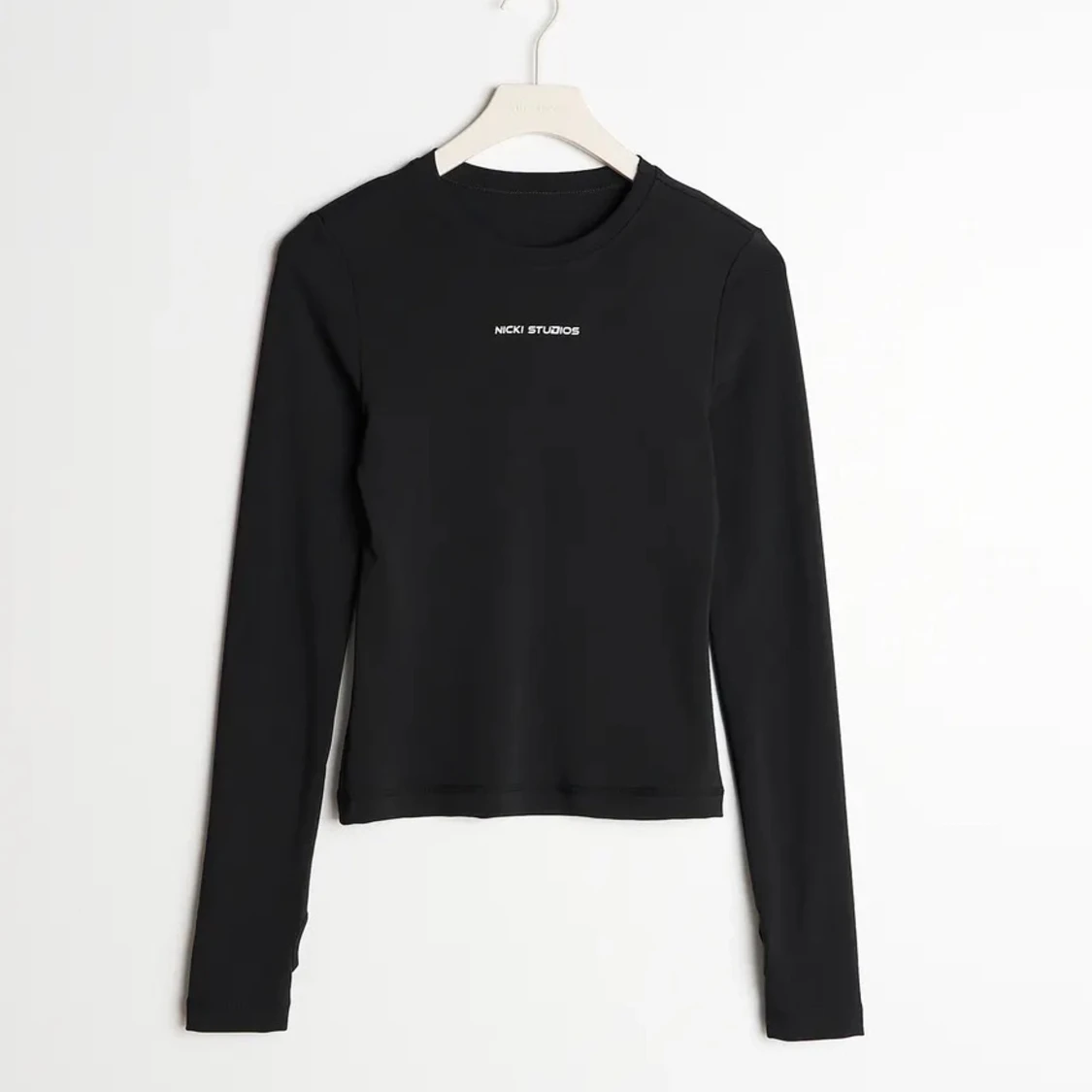 Nicki studios tröja 