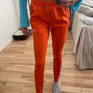 adidas original mjukis, orangea strl 34 - Endast testade! 