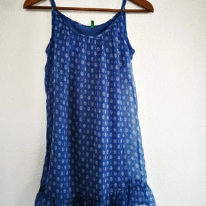 United colors Of Benetton  - Jättefin klänning från United colors Of Benetton i stl: XS, använd bara en gång och den är i jättefin skick! 