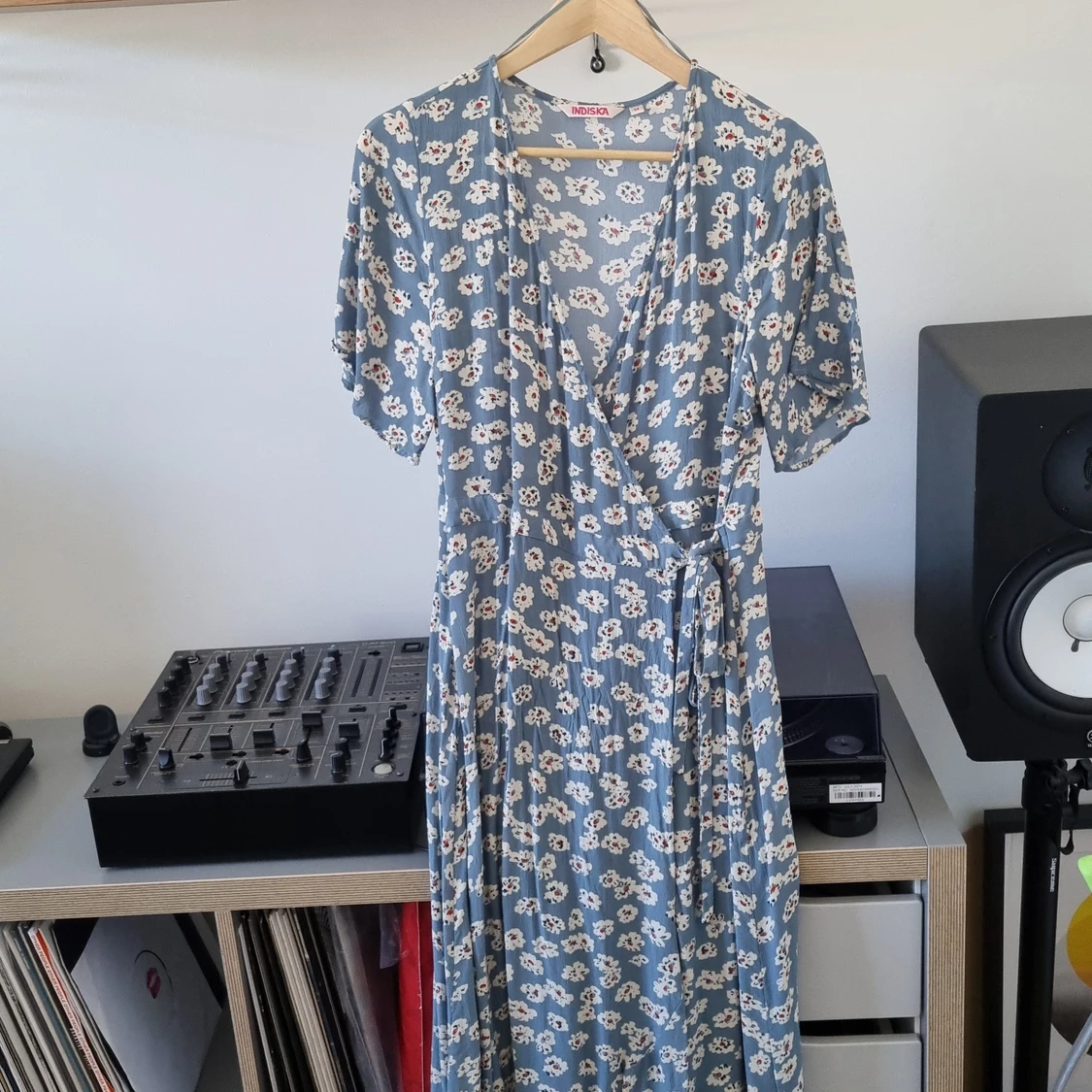 Blommig klänning stl M