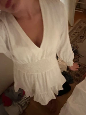 Vit klänning - Lite liten på mig