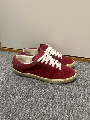 Saint Laurent skor - Riktigt schyssta saint Laurent skor i storlek 41 men sitter lite större mer 42🚀
