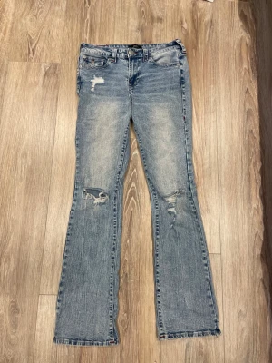True religion jeans - True religion ljusblåa jeans i storlek W27, säljer för jag inte använder dem
