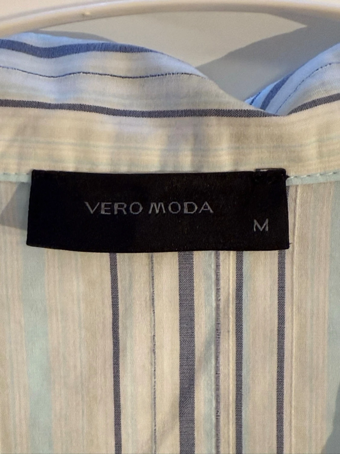 Veromoda Randig blus med v-ringning - 3
