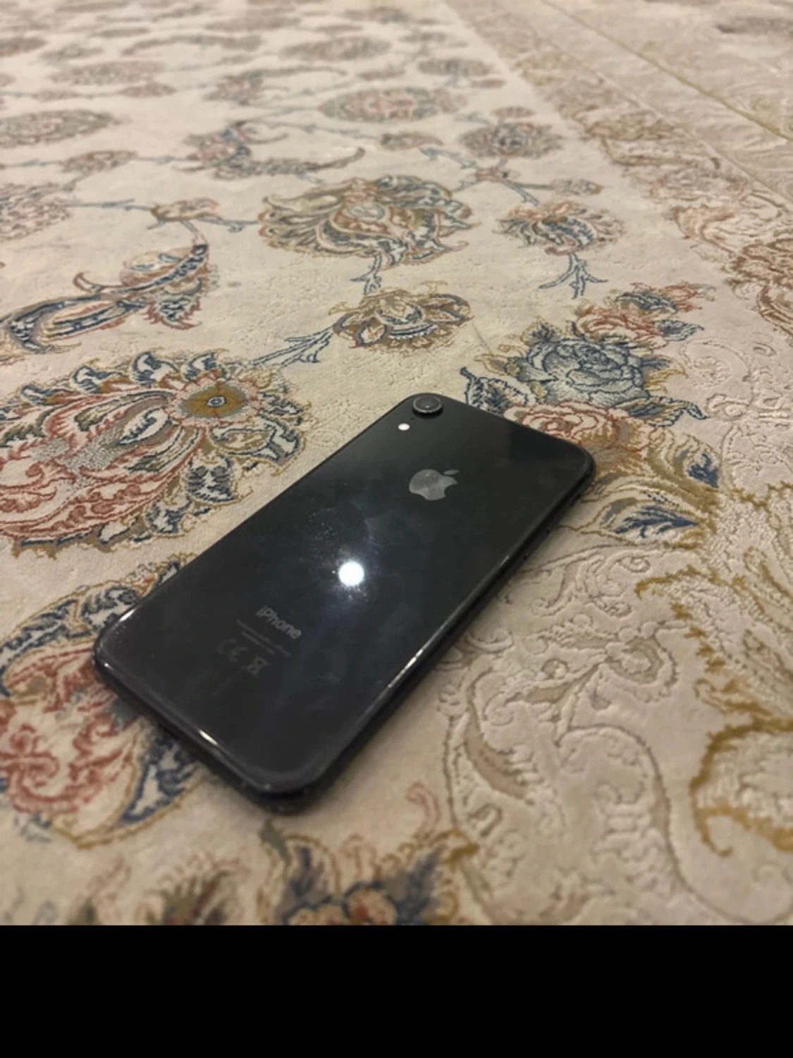 iPhone XR  - 1