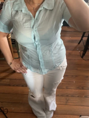 Blå blus - En blå jättefin kroppsformad skjorta/blus❤️