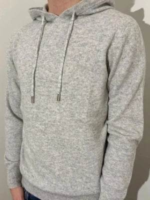 Kashmir hoodie  - Stilren Kashmir hoodie endast 1 kvar 