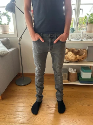 BOSS jeans  - Svarta boss jeans i bra skick inga defekter osv