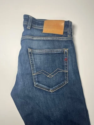 Replay jeans - 👕 Plagg: Jeans                                                          📏 Storlek: 31/32                                                            🏷️ Märke/Modell: Replay                                                   ✨ Skick: Fint skick                                                        💬 Vid frågor är det bara att skriva!                                                                                          🛍️ Gramenti