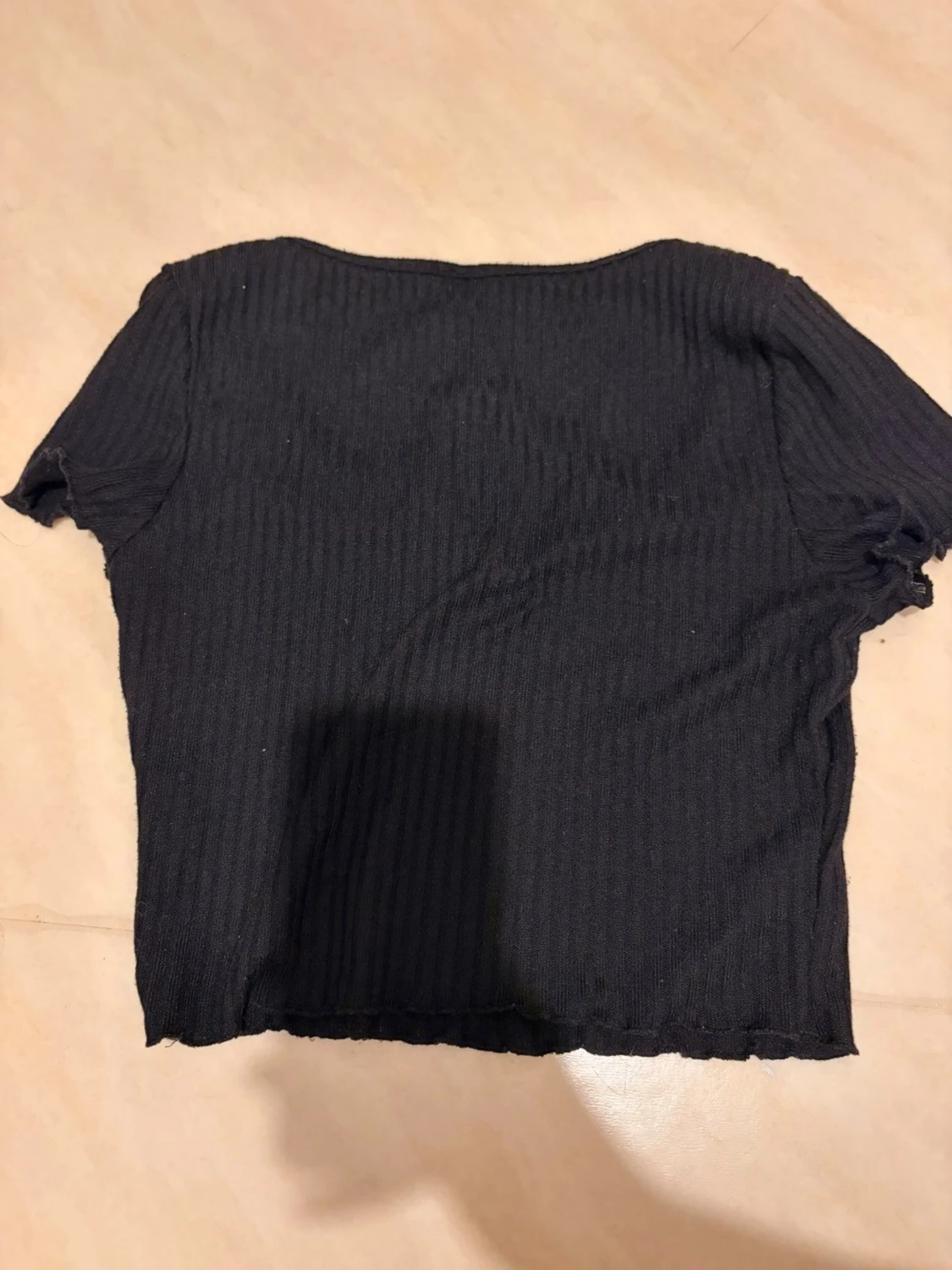 Cropped T-shirt svart - 2