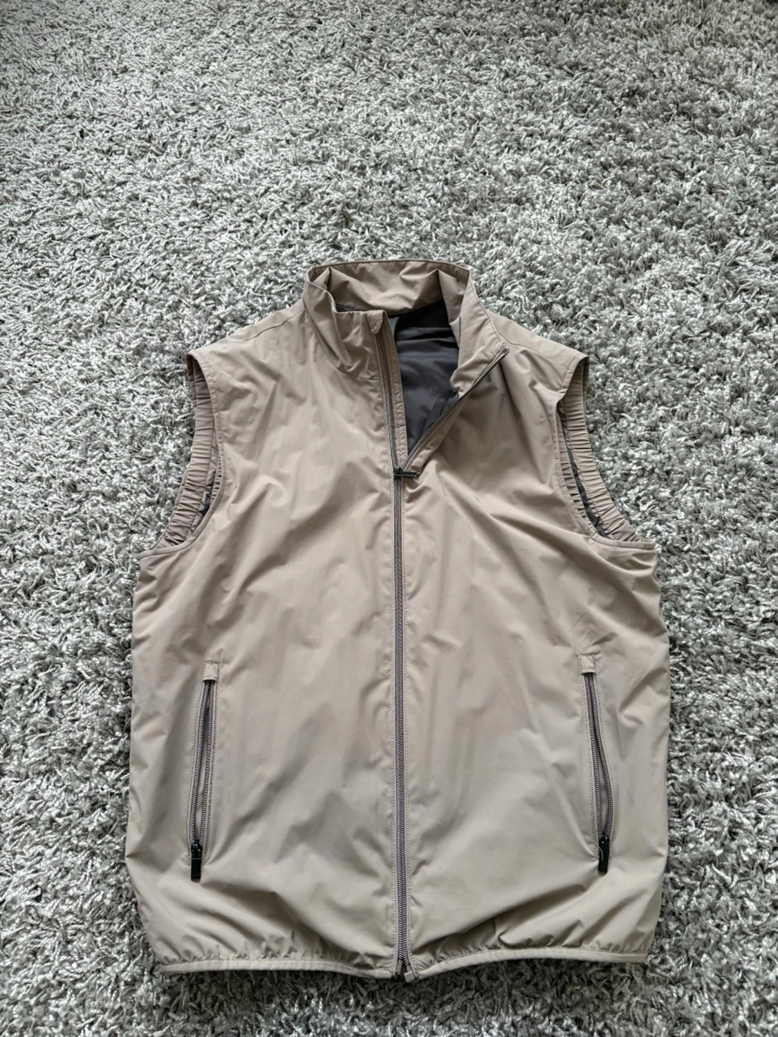 Beige väst från Mango