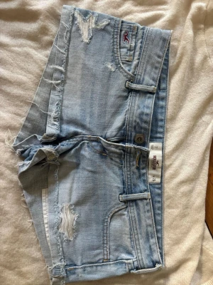 Jeansshorts - Skriv vid frågor 