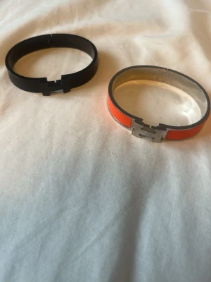 2 st h armband - H armband aldrig använda