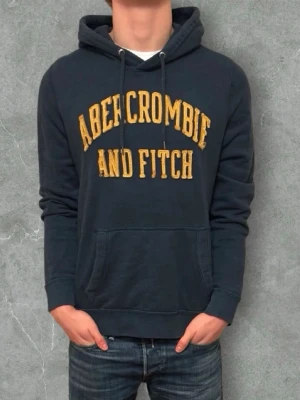 Abercrombie & Fitch  - Abercrombie & Fitch Hoodie i storlek (S) - vid frågor hör av er!