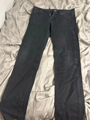 Svarta jeans från Boss - Svarta jeans från Boss. Skriv för fler bilde, pris kan diskuteras 