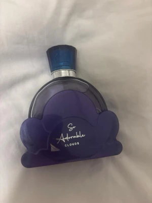 So Adorable Clouds parfym - Parfym som jag köpt på Dubai Mall, lukar jättegott💕