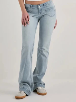 Nelly low rise jeans  - Säljer dessa snygga loweise jeans från Nelly! 36/tall nypris 699kr