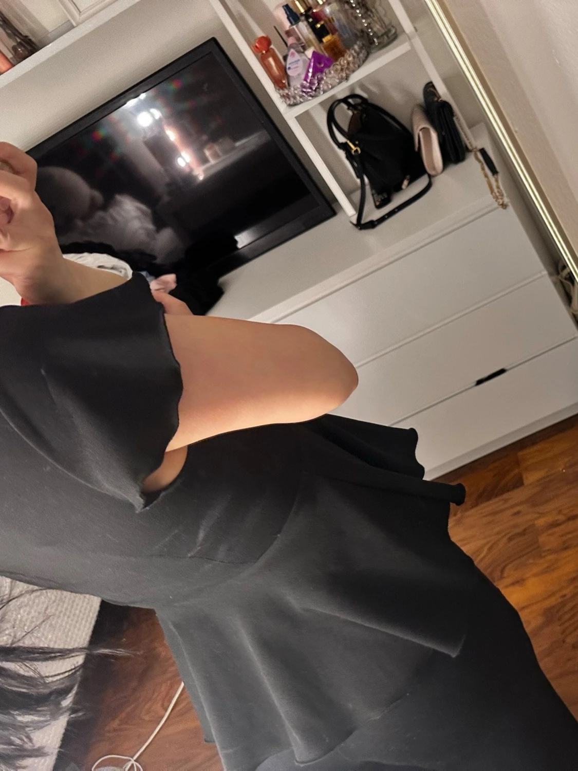 Svart peplum topp med v-ringning - 2