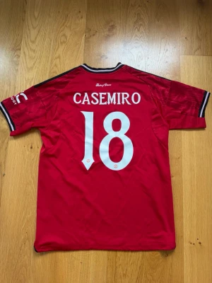 Casemiro Manchester United - Säljer denna Casemiro tröja från hans tid i United!