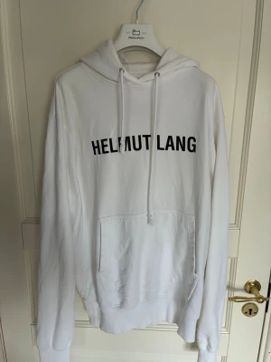 Helmut lang hoodie - Används fåtal gånger väldigt fint skick, storlek S sitter som en stor S eller vanlig M