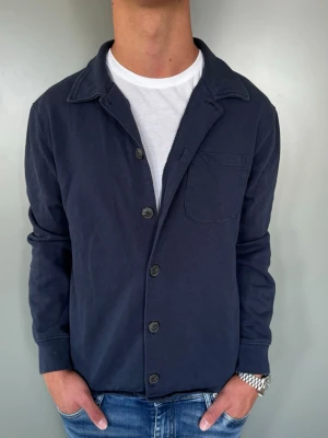 Blå Overshirt - Strl - M | Skick - 10/10 | Nypris - ca 1200kr | Vid minsta lilla fundering är det bara att höra av sig!