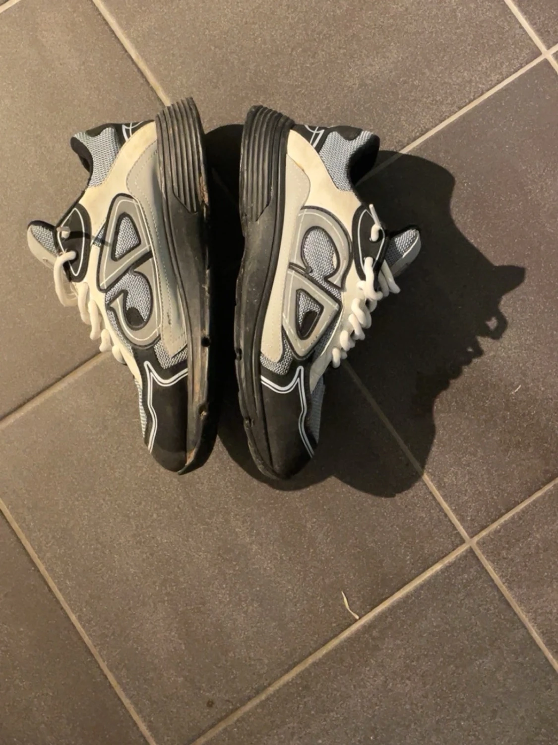 Sneakers - 1